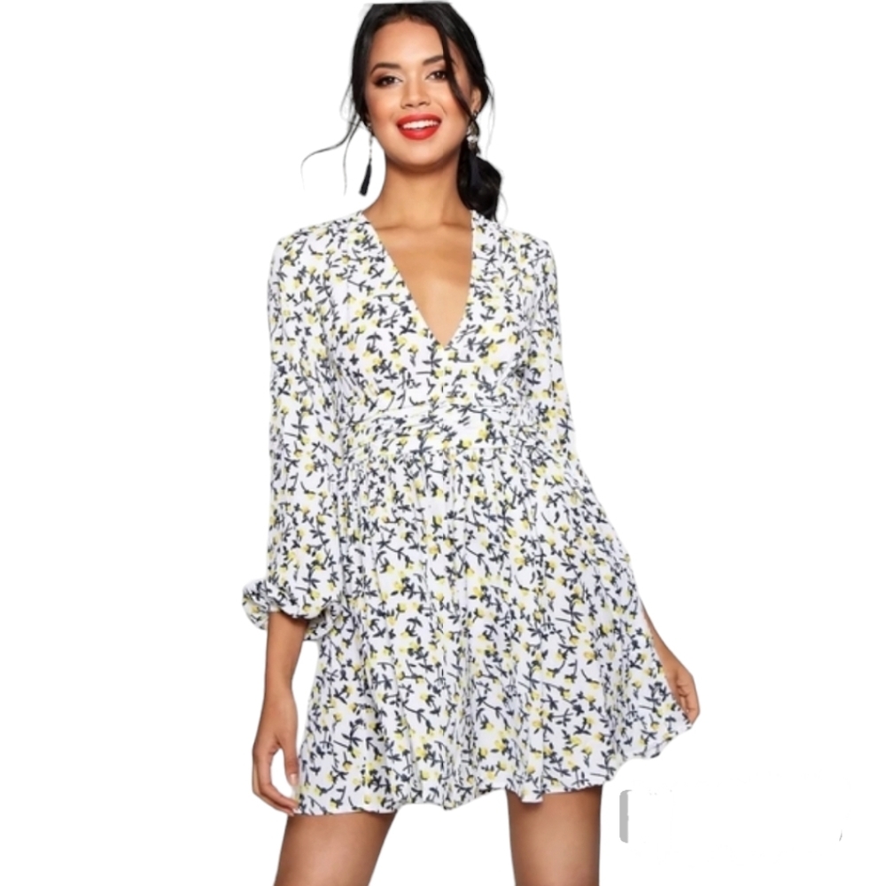 NWT Boohoo Women’s Evella Ruched Waist Floral Tea Dress Ivory 8